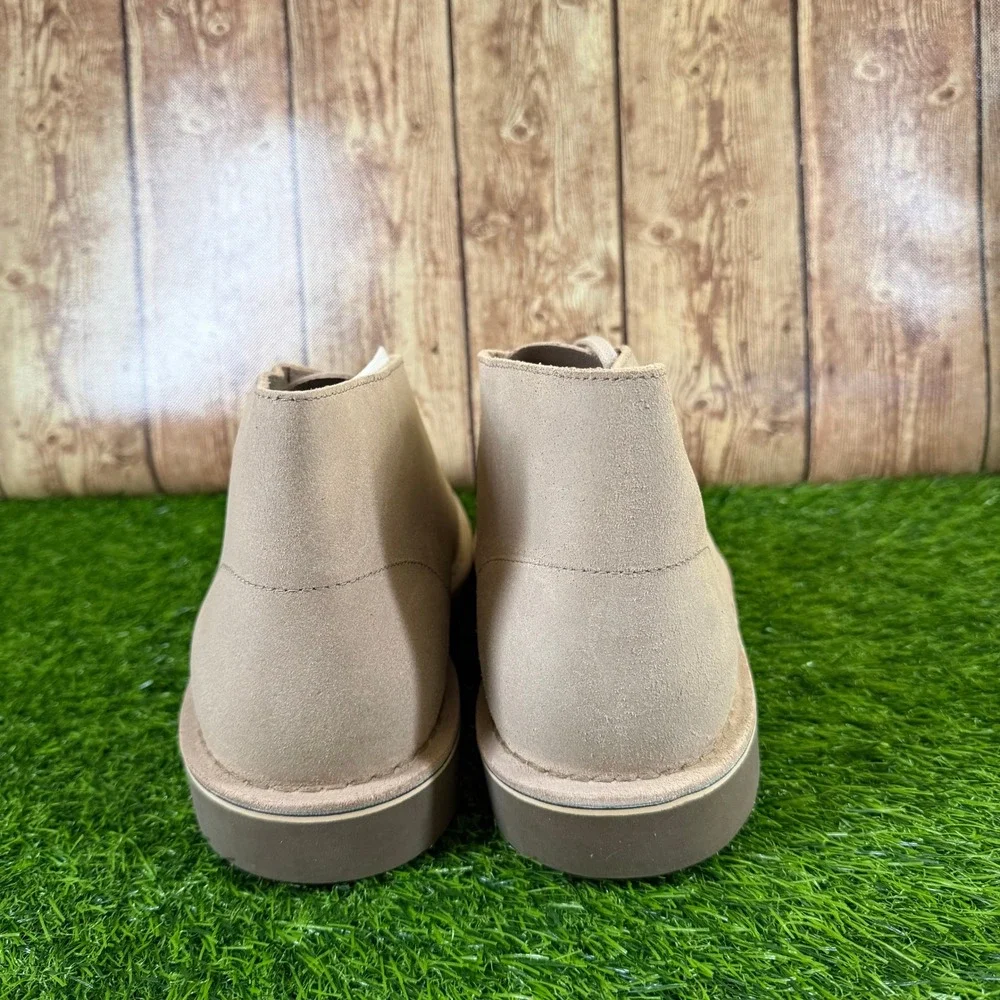 Clarks Shepton Desert Boot Mens size 12 M Taupe Distressed Suede Chukka Lace Up